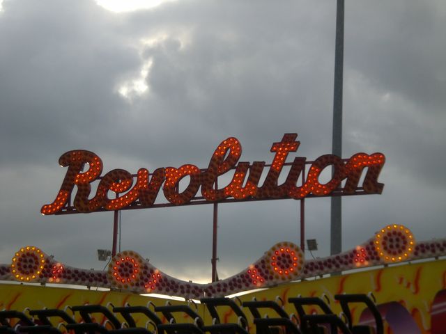 Logo Revolution